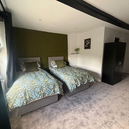 The White Hart Hotel Atworth Exterior photo